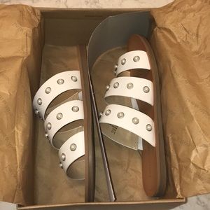 BRAND NEW NEVER WORN LEXI & ABBIE SANDALS